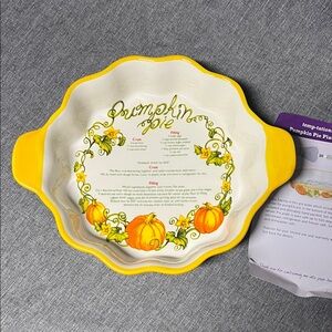 NWT Temp-Tations Pumpkin 9 inch Yellow Pie Dish